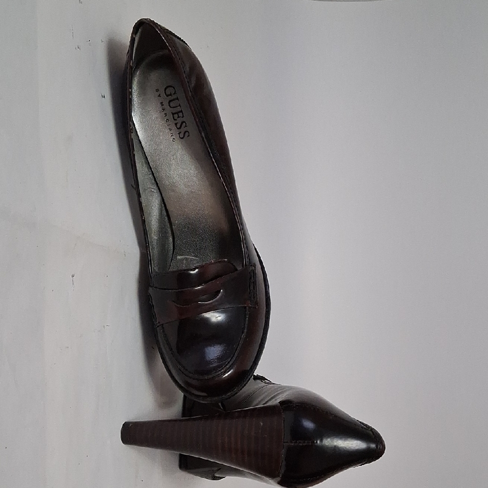 GUESS Women's Brown Leather Loafer Pumps